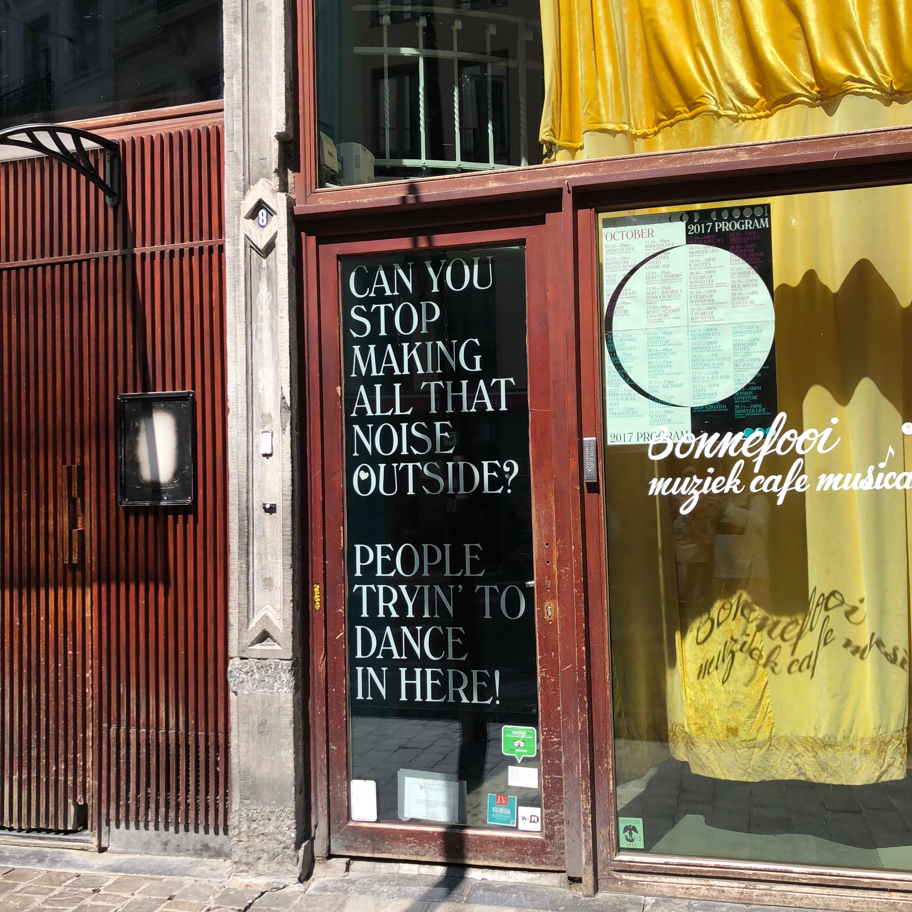 When the World Becomes a Photograph